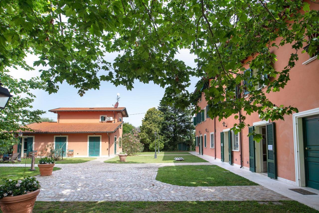 פיאטרה סנטה Relais Villa Isabel מראה חיצוני תמונה